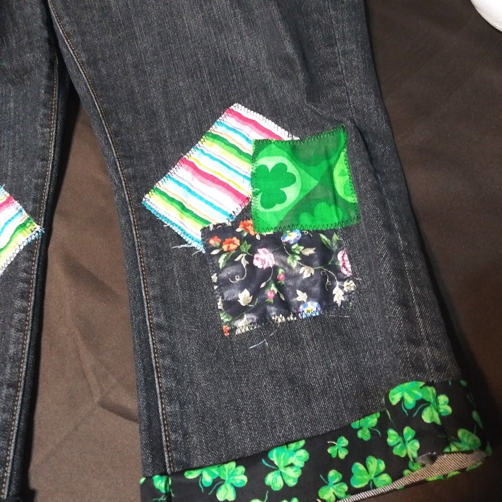 410 jeaniemade Size 12 Gap Patchwork Capris - Picture 2 of 4